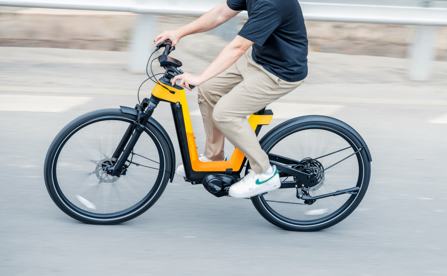 (€65 promotional gift)<tc>Urtopia</tc>  <tc>Fusion</tc>, Smart carbon e-bike with voice control