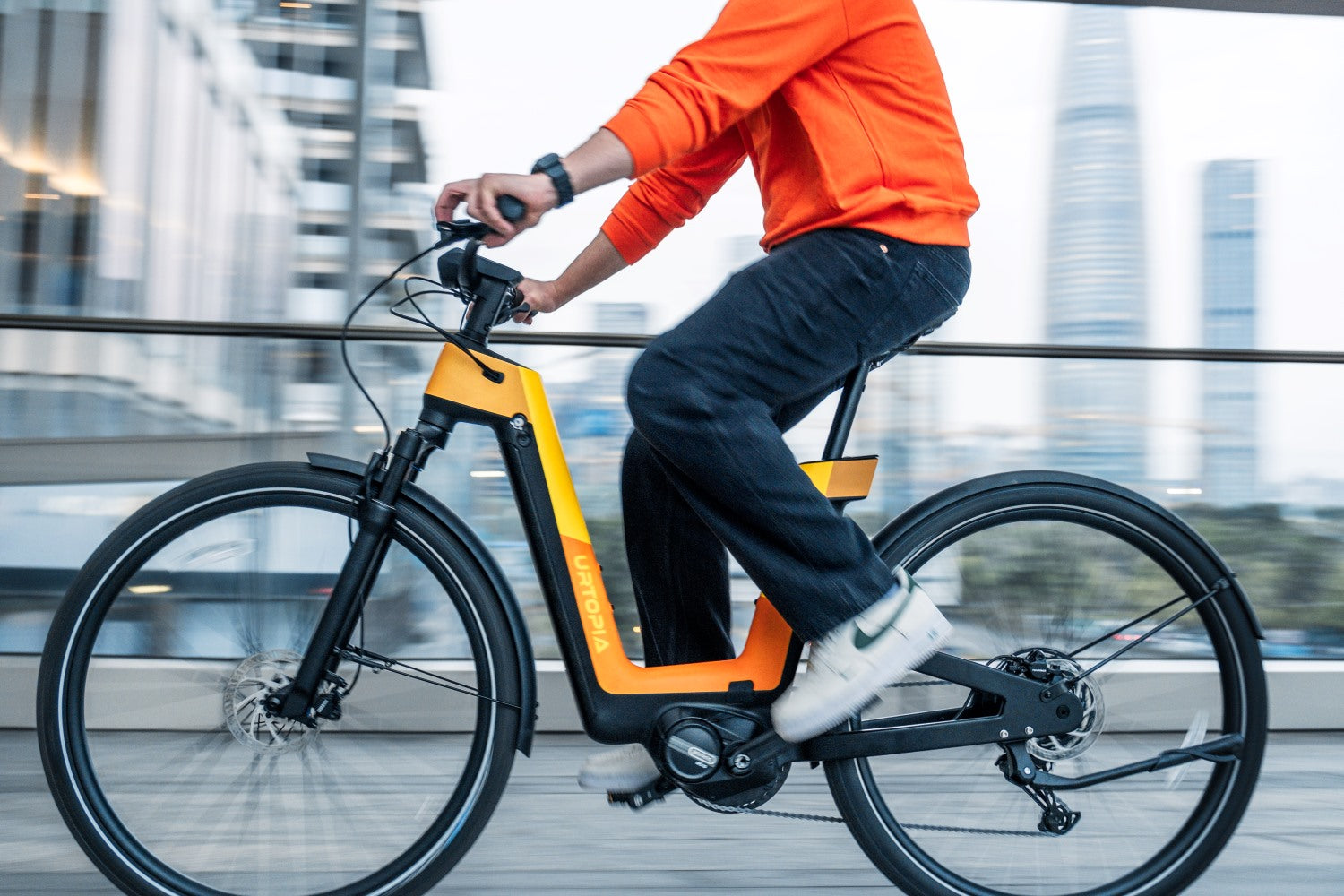 (€65 promotional gift)<tc>Urtopia</tc>  <tc>Fusion</tc>, Smart carbon e-bike with voice control